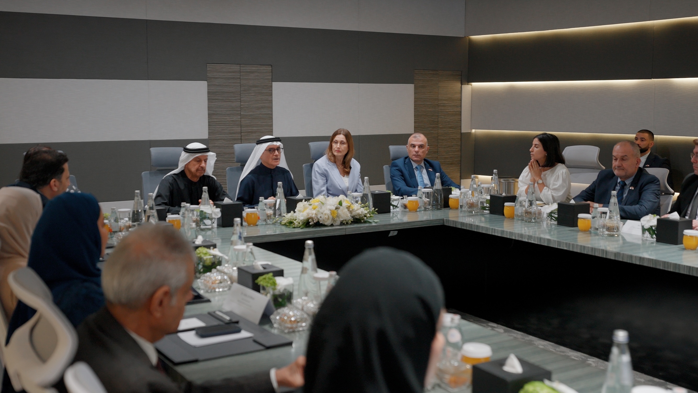 MOHAP receives Lebanese delegation to explore the UAE's pioneering healthcare system