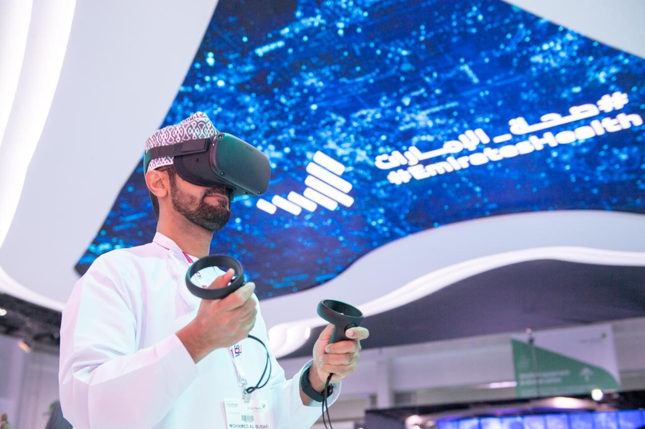 وزارة الصحة ووقاية المجتمع تستعرض برنامج بلو برنت الذكي المتخصص بعمليات تغيير مفاصل الكتف