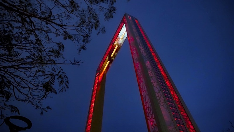 Ministry of Health and Prevention lights up UAE landmarks in red to raise tuberculosis awareness